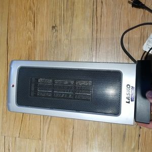 Lasco oscillating heater/air flow EUC